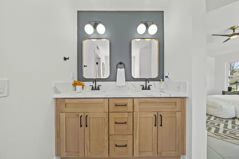 Bath - 1513 Powell Rd, Oceanside, CA 92056 photo 6 of 11