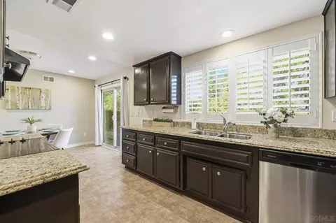 Kitchen - 16120 Poderio Ct, Ramona, CA 92065 photo 4 of 5