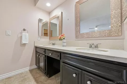 Bath - 16120 Poderio Ct, Ramona, CA 92065 photo 2 of 4