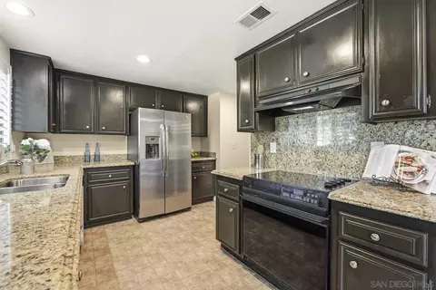 Kitchen - 16120 Poderio Ct, Ramona, CA 92065 photo 2 of 5