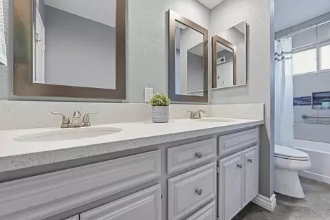 Bath - 16120 Poderio Ct, Ramona, CA 92065 photo 4 of 4
