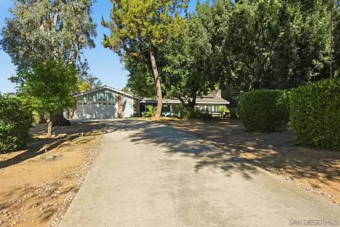 Exterior - 16120 Poderio Ct, Ramona, CA 92065 photo 4 of 8