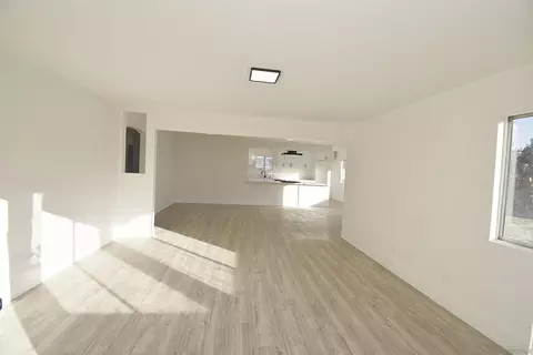 Living - 401 Washington St, Ramona, CA 92065 photo 11 of 19