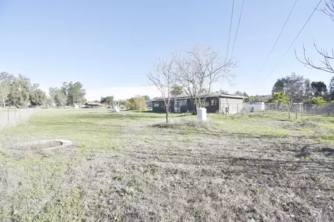 Exterior - 401 Washington St, Ramona, CA 92065 photo 8 of 14