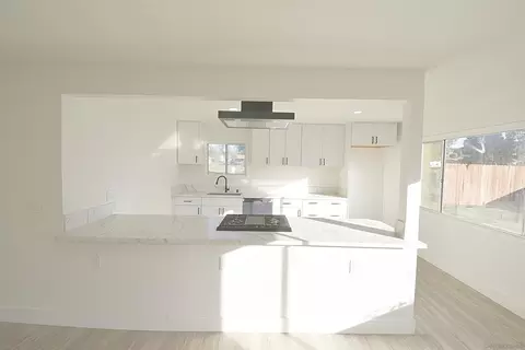 Kitchen - 401 Washington St, Ramona, CA 92065 photo 2 of 2