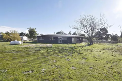 Exterior - 401 Washington St, Ramona, CA 92065 photo 7 of 14