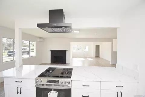 Kitchen - 401 Washington St, Ramona, CA 92065 photo 1 of 2