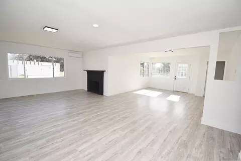 Living - 401 Washington St, Ramona, CA 92065 photo 8 of 19