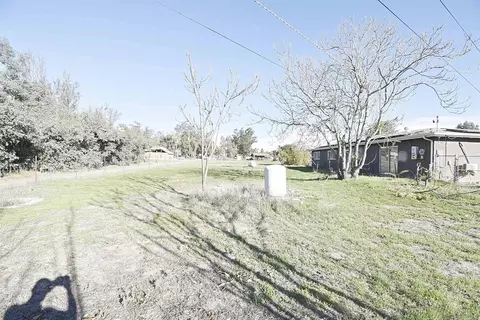 Exterior - 401 Washington St, Ramona, CA 92065 photo 10 of 14