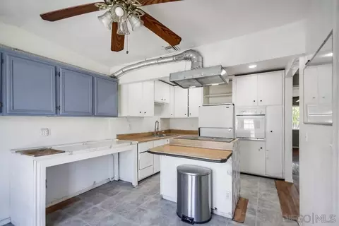 Kitchen - 8749 Cottonwood Ave, Santee, CA 92071 photo 3 of 8