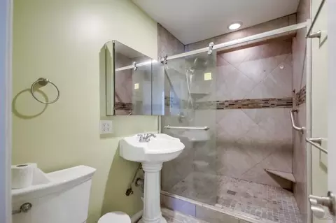 Bath - 8749 Cottonwood Ave, Santee, CA 92071 photo 1 of 4