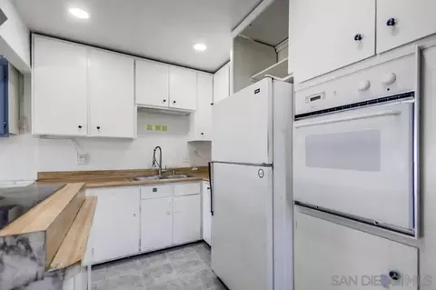 Kitchen - 8749 Cottonwood Ave, Santee, CA 92071 photo 6 of 8