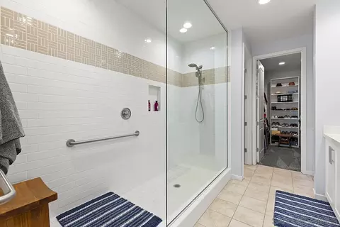 Bath - 32100 Sedge Way, Temecula, CA 92591 photo 4 of 5