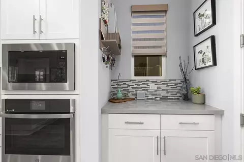 Kitchen - 32100 Sedge Way, Temecula, CA 92591 photo 6 of 7