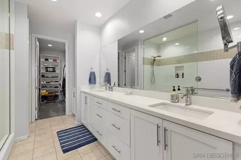 Bath - 32100 Sedge Way, Temecula, CA 92591 photo 1 of 5