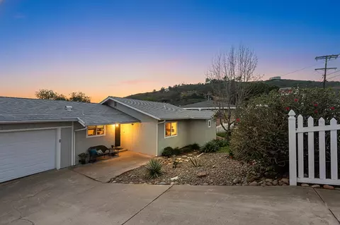 11739 Walnut Rd, Lakeside, CA 92040