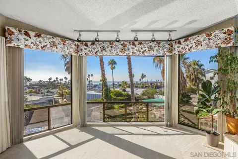 2930 Cowley Way #304, San Diego, CA 92117