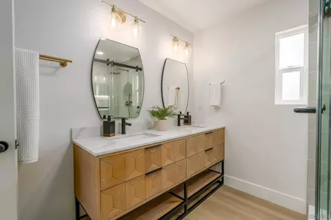 Bath - 1602 Montgomery, Vista, CA 92084 photo 5 of 5