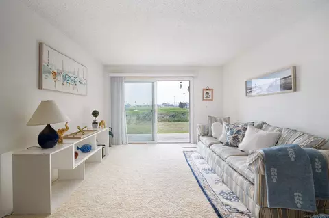 3672 Clairemont Dr #1B, San Diego, CA 92117