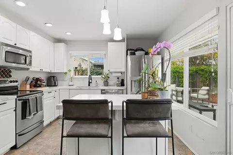 Kitchen - 14015 Olive Meadows Pl, Poway, CA 92064 photo 2 of 3