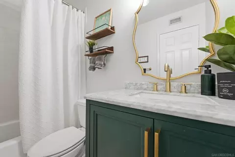 Bath - 14015 Olive Meadows Pl, Poway, CA 92064 photo 2 of 2