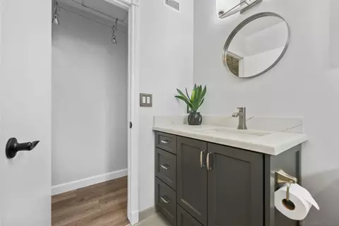 Bath - 10364 Woodpark Dr, Santee, CA 92071 photo 3 of 4