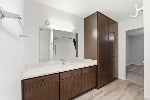 Bath - 3625 Dearborn St, Oceanside, CA 92057 photo 5 of 6