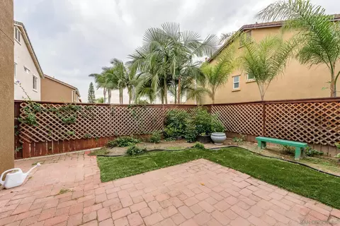 Exterior - 1039 Eliot St, Oceanside, CA 92057 photo 8 of 10