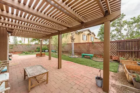 Exterior - 1039 Eliot St, Oceanside, CA 92057 photo 7 of 10