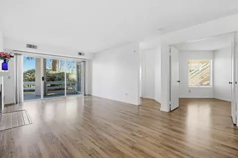 7163 Camino Degrazia #112, San Diego, CA 92111