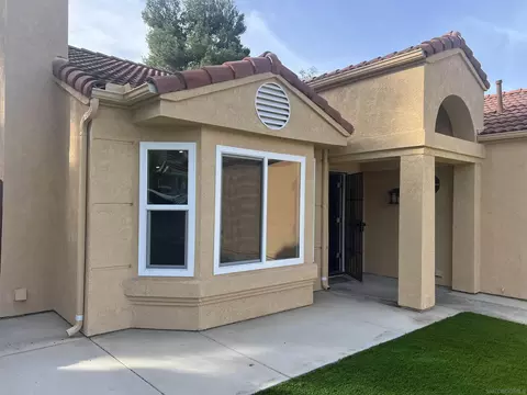 1487 Corte Rapallo, Escondido, CA 92026 photo 4