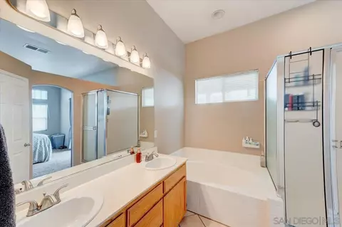 Bath - 1359 H St, Ramona, CA 92065 photo 2 of 3