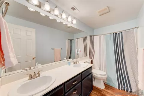 Bath - 1359 H St, Ramona, CA 92065 photo 3 of 3