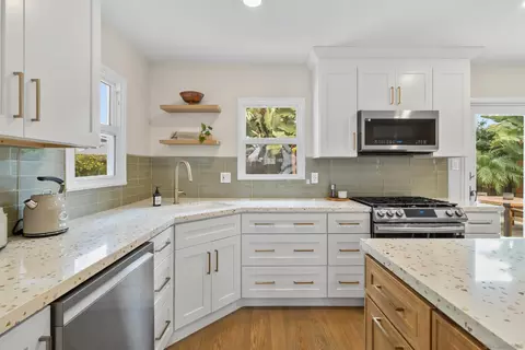 Kitchen - 823 La Salina Pl, Oceanside, CA 92054 photo 4 of 6