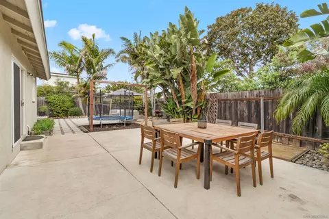 Exterior - 823 La Salina Pl, Oceanside, CA 92054 photo 5 of 12