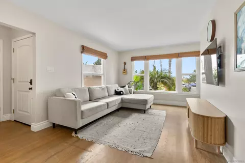 Living - 823 La Salina Pl, Oceanside, CA 92054 photo 4 of 7
