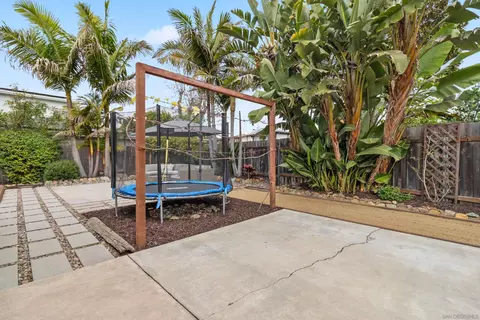 Exterior - 823 La Salina Pl, Oceanside, CA 92054 photo 4 of 12