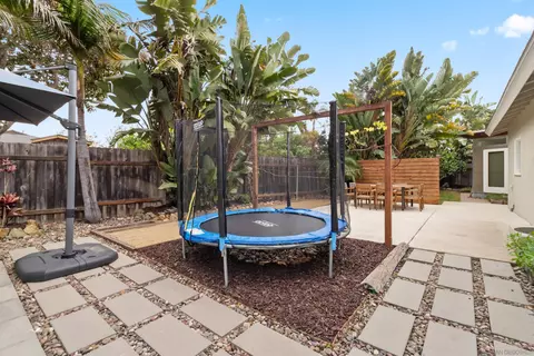 Exterior - 823 La Salina Pl, Oceanside, CA 92054 photo 11 of 12