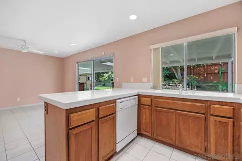 Kitchen - 4445 Sunburst Dr, Oceanside, CA 92056 photo 4 of 4