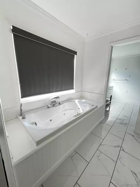 Bath - 1625 Stewart St, Oceanside, CA 92054 photo 6 of 12