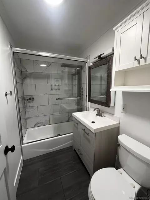 Bath - 1625 Stewart St, Oceanside, CA 92054 photo 3 of 12
