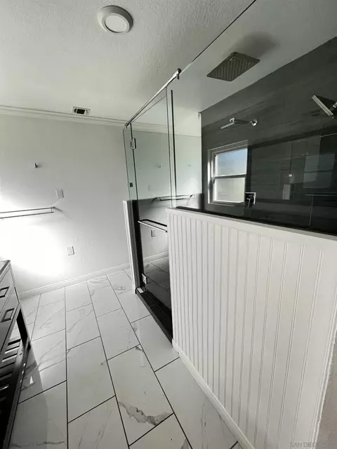 Bath - 1625 Stewart St, Oceanside, CA 92054 photo 10 of 12