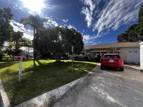 Exterior - 1625 Stewart St, Oceanside, CA 92054 photo 2 of 10