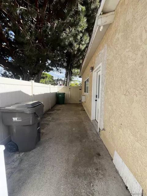 Exterior - 1625 Stewart St, Oceanside, CA 92054 photo 9 of 10