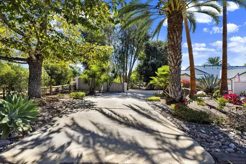 Exterior - 14265 Sandhill Rd, Poway, CA 92064 photo 4 of 19