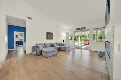Living - 14265 Sandhill Rd, Poway, CA 92064 photo 4 of 5