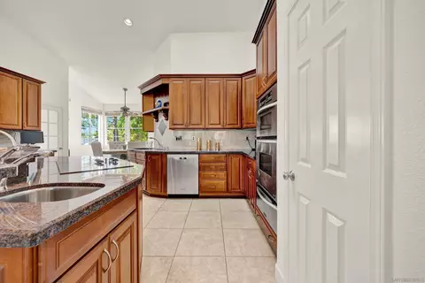 Kitchen - 14265 Sandhill Rd, Poway, CA 92064 photo 1 of 5