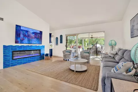 Living - 14265 Sandhill Rd, Poway, CA 92064 photo 2 of 5