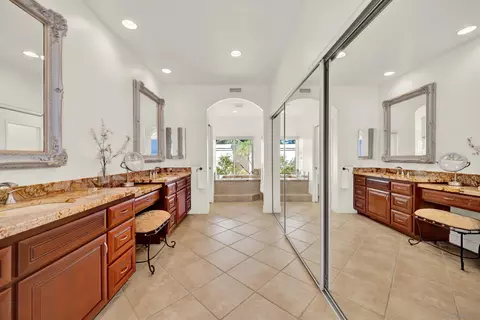 Bath - 14265 Sandhill Rd, Poway, CA 92064 photo 1 of 9
