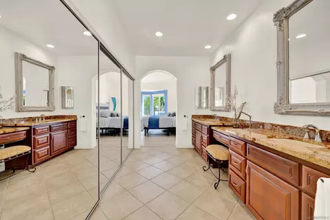 Bath - 14265 Sandhill Rd, Poway, CA 92064 photo 5 of 9